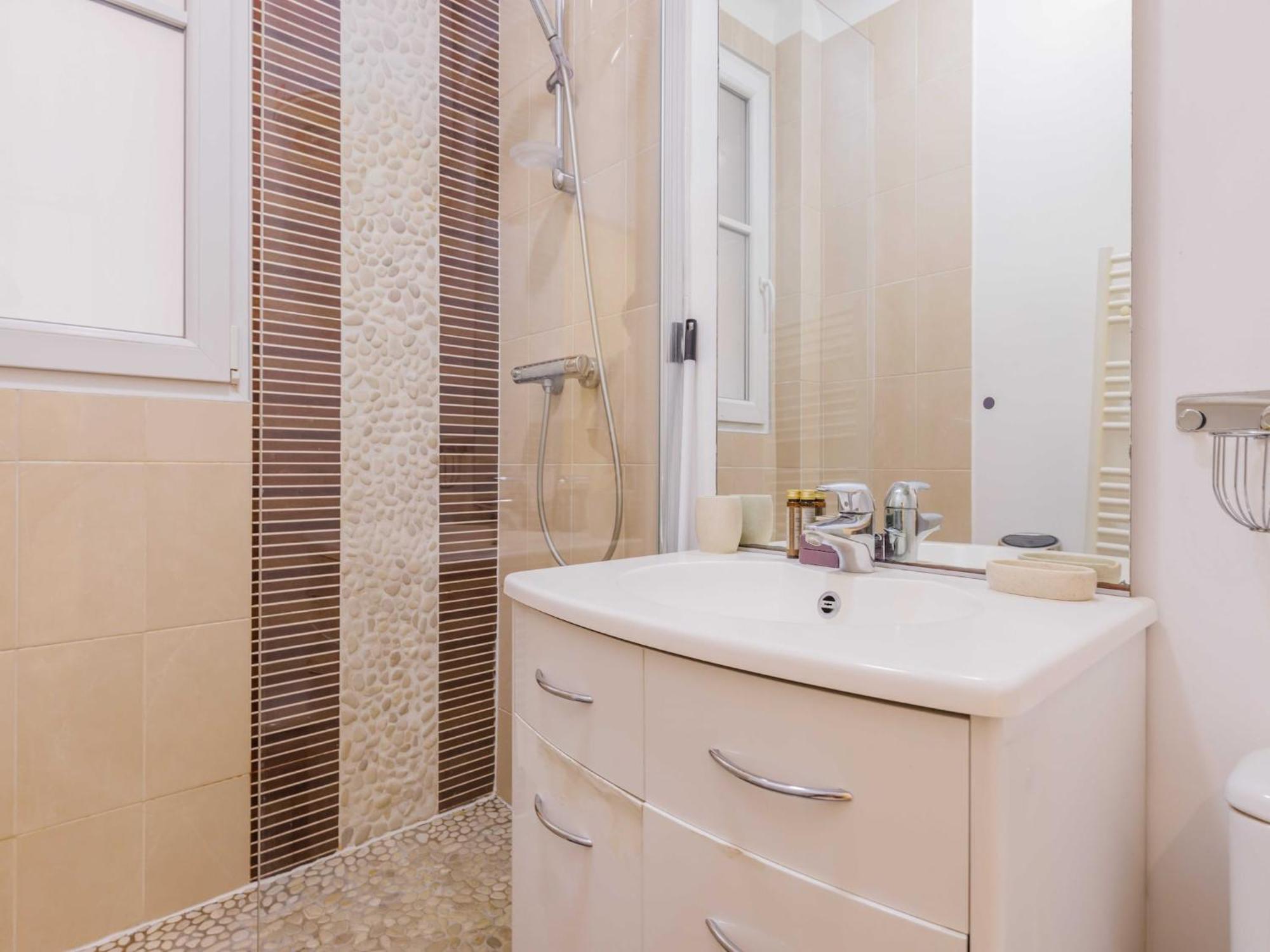 Appt - 1 Bdr 2p Convention 15e Arr Apartment *